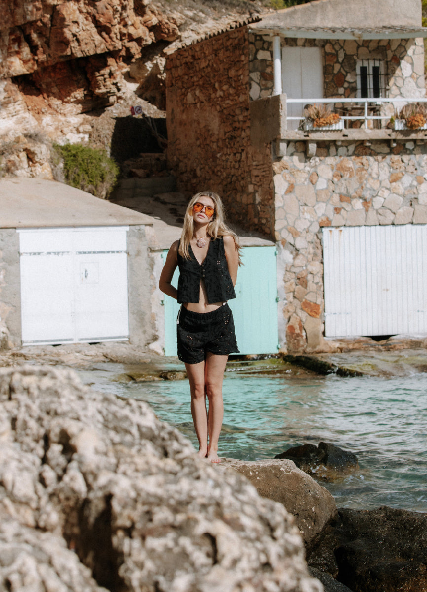 ROPA DE PLAYA CHALECO BORDADO CON AMARRES EDEN 9418